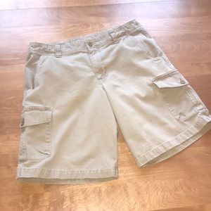 North Face Cargo Shorts / W 34”